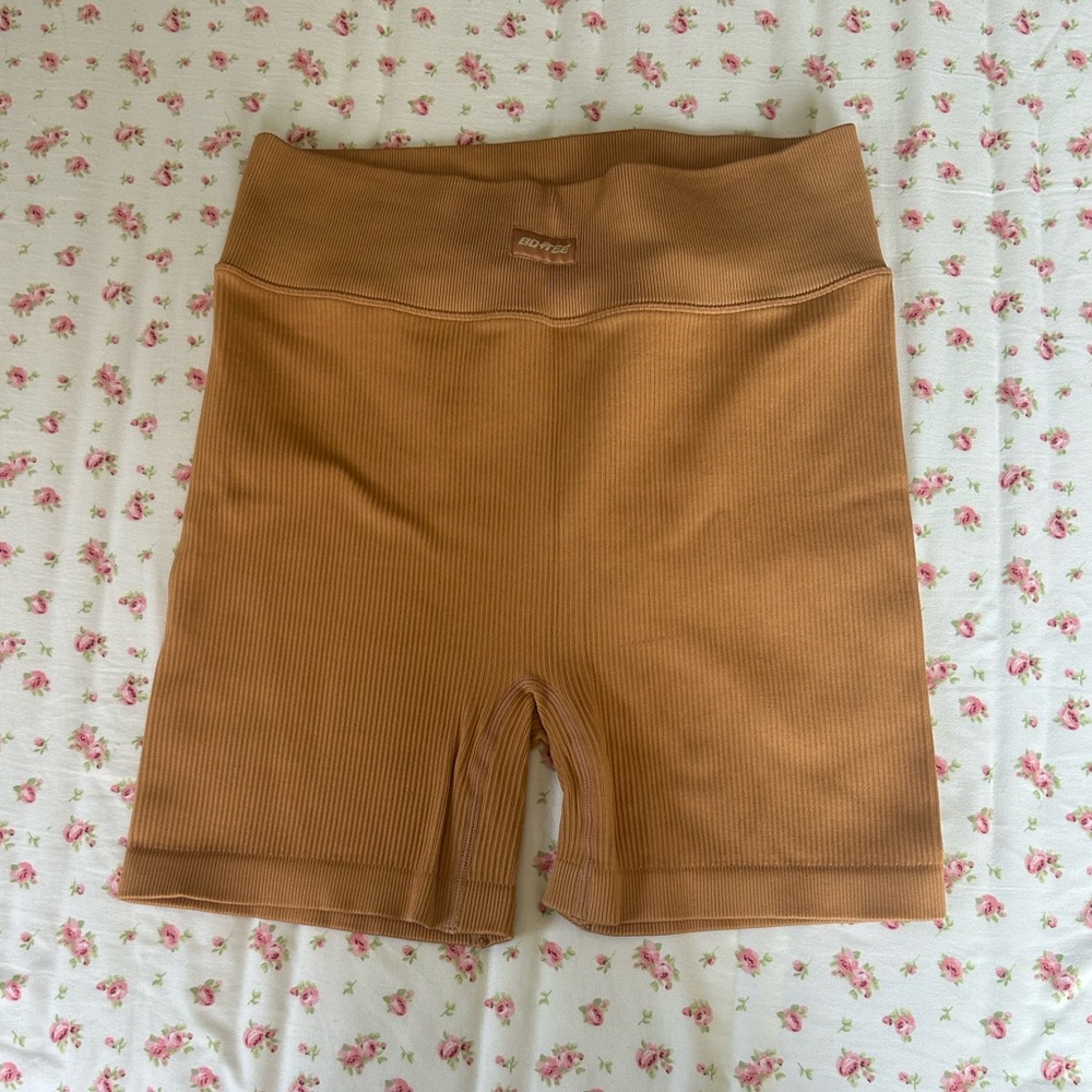 🌲BO+TEE Women's Tan Ribbed Shorts🌲
